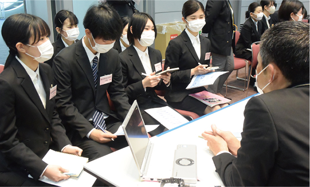 「就職説明会」の画像