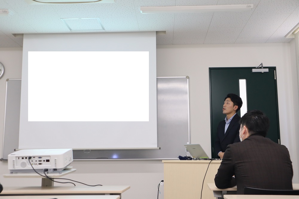 【授業レポート】大手医療機器メーカー テルモ㈱で活躍中の臨床工学技士から学ぶ企業の特長