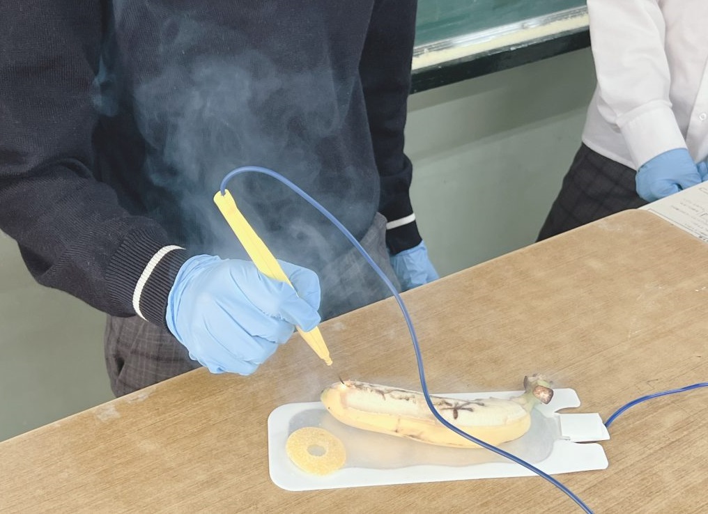【高大連携】工業科での学びを医療の道で活かそう！出前授業で電気メス体験を行いました！＠星翔高校