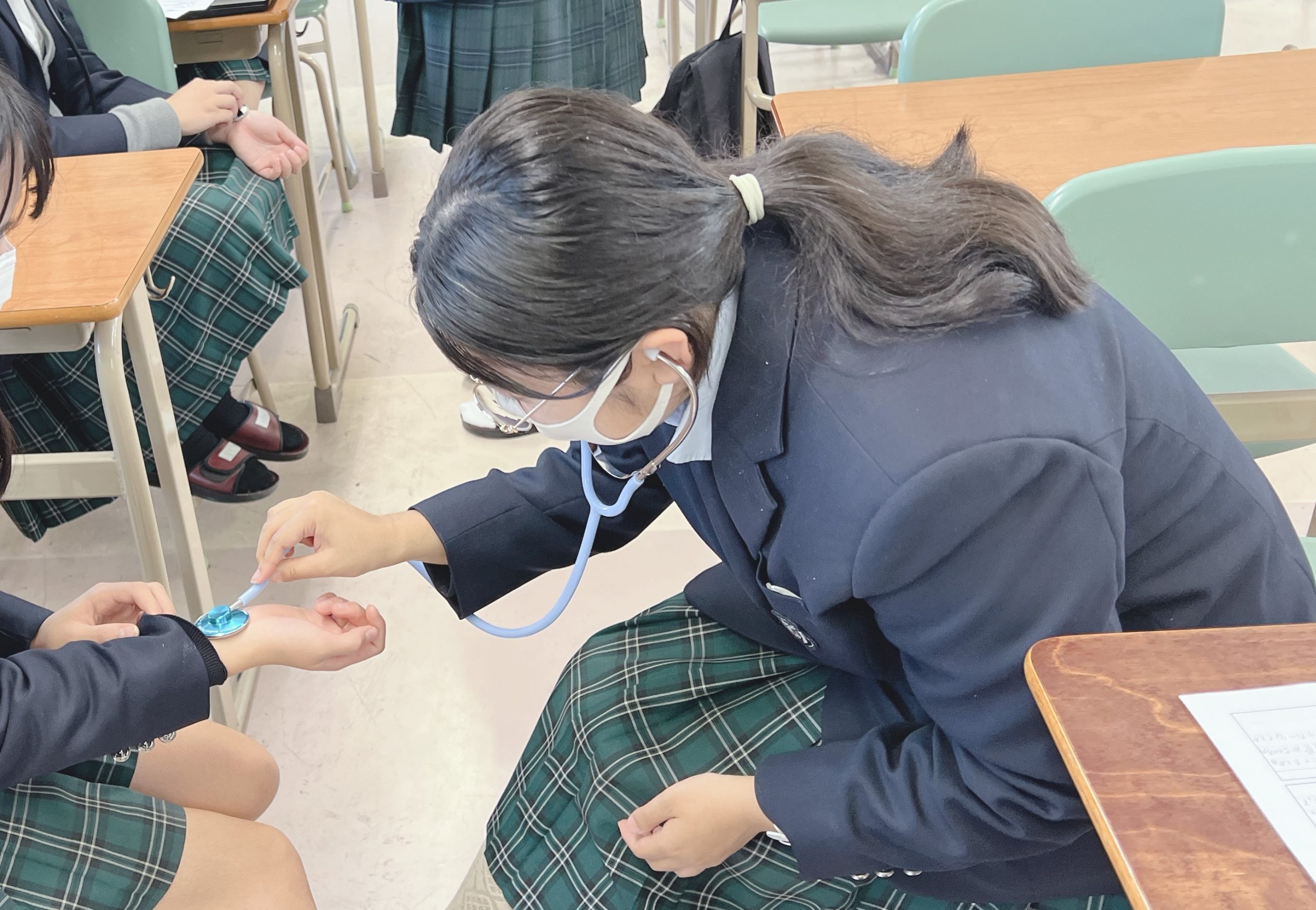 【高大連携】「医療への道」の授業で心肺蘇生法を体験！＠大阪府立箕面東高校