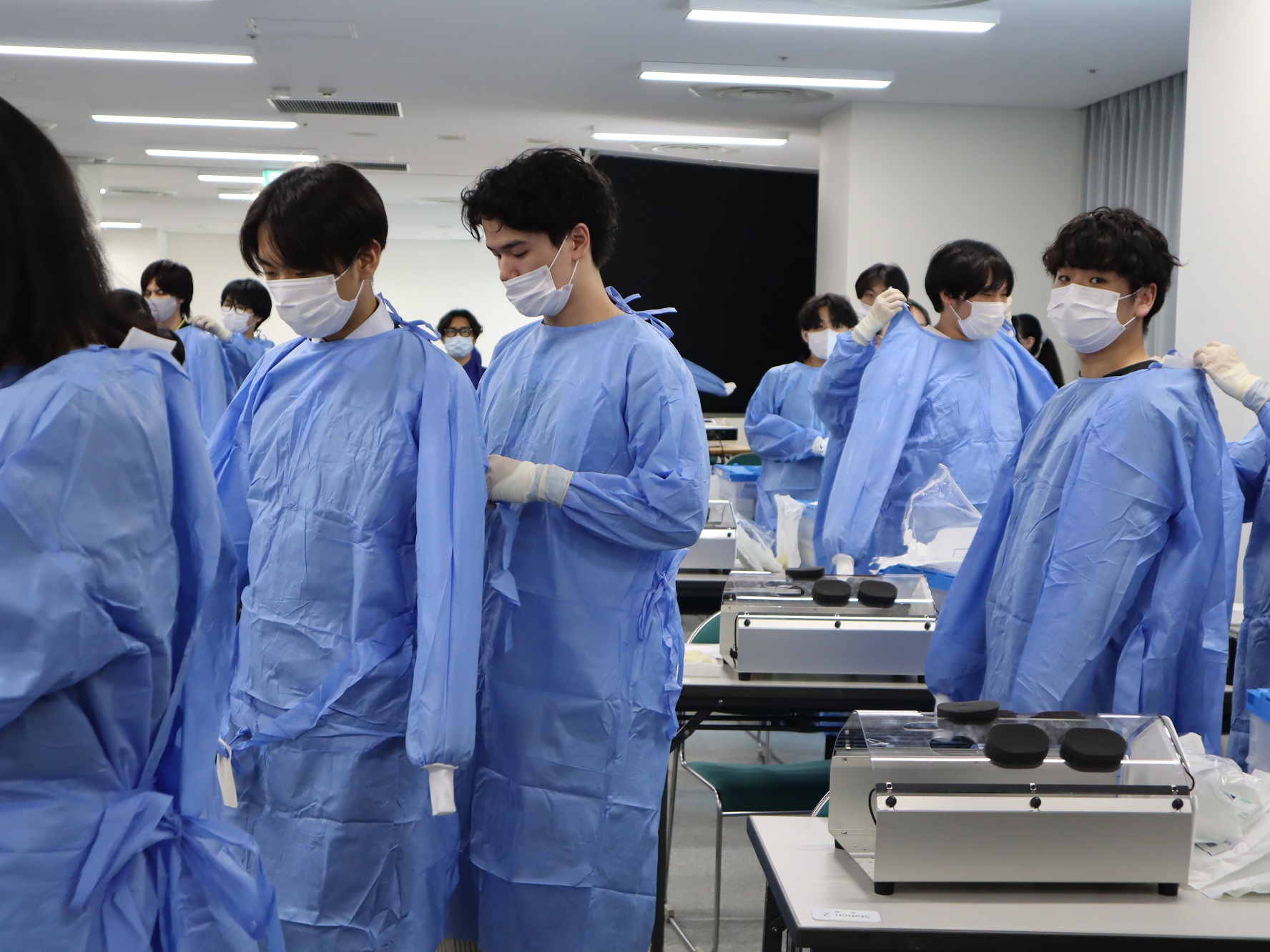 臨床工学技士の新たな役割に向けて。「告示研修」に参加しました 学校法人 大阪滋慶学園 滋慶医療科学大学｜臨床工学技士になるには関西・近畿