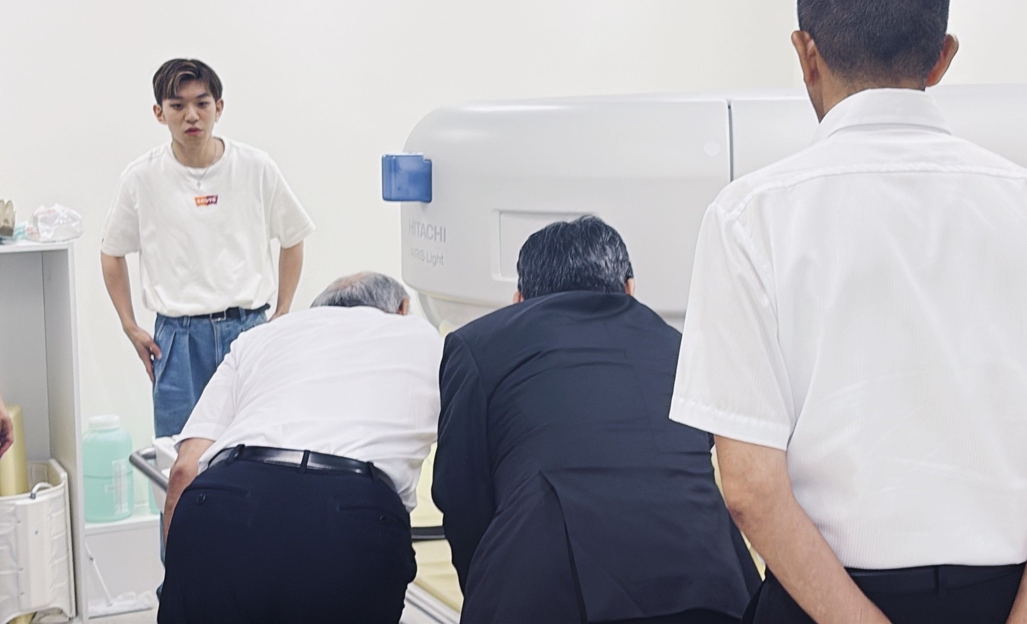 学生も協力した校舎見学写真